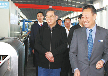 第十一届天下政协副主席李金华考察凯发K8国际科技